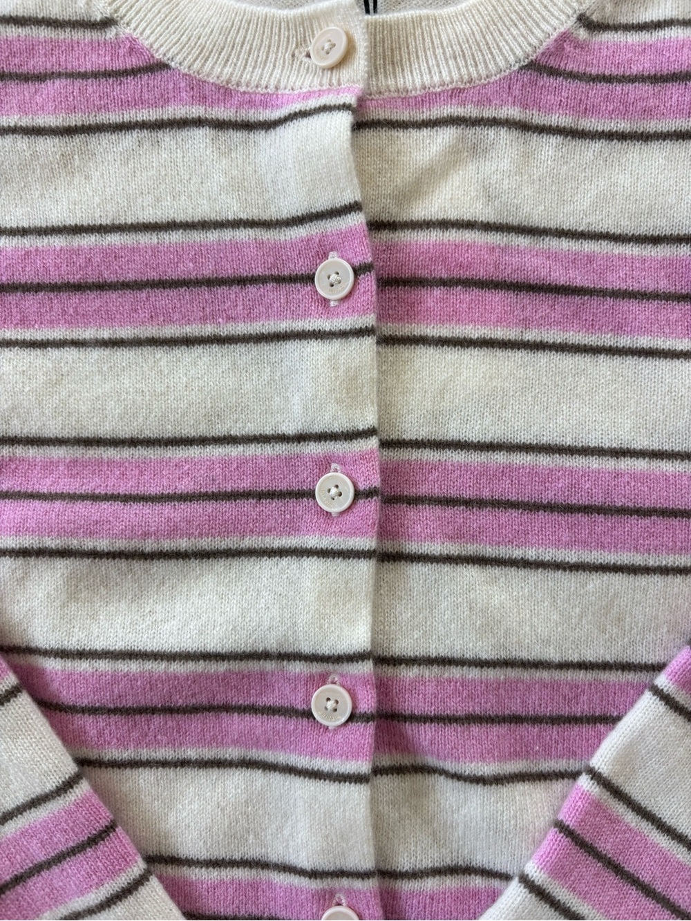 Aritiza Bare Cashmere Noteworthy Cardigan - Picture 5 of 9